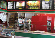 Presto Pizza inside