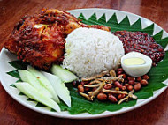 Nasi Lemak Comel Enstek inside