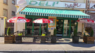 Déli Burger outside