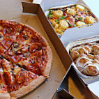 Toppers Pizza food