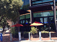 Dolci Cafe outside