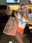 Hooters Houston food