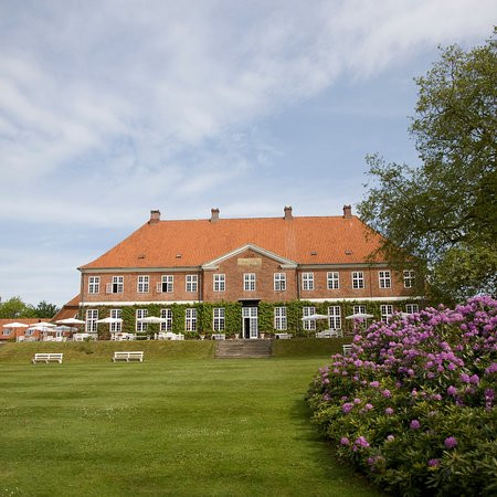 Den Hvide Dame Udenfor