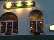 Grüner Baum outside