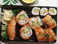 Sushi Petris food