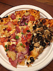 Round Table Pizza food