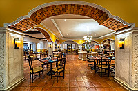 Peregrina Bistro inside