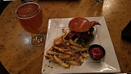 Twisted Oak Tavern Agoura Hills food