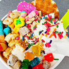 Menchie's Frozen Yogurt food