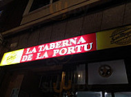 La Taberna De La Portu inside