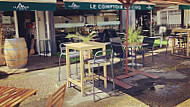 Le Comptoir Du Coq inside