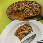 Jini Pizza food