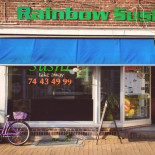 Rainbow Sushi Udenfor