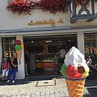 La Gelateria food