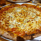 Pizza Da Luigi food