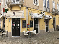 Flor Da Praça inside