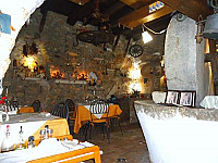 Osteria Pulcinella inside