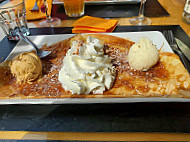 Charlotte Ô Crêpes food