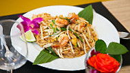 Le Neuf De Thai food