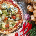 Stefanos Pizzabar Ouroegade Mad