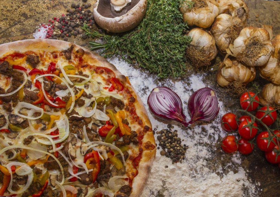 Stefanos Pizzabar Ouroegade Mad