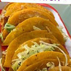 Mota's Tacos food