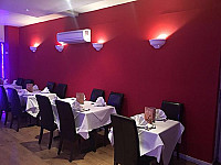 Le Raj Of Tilbury inside