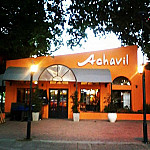 Achavil del Rio outside