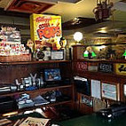 Bigg's Deli & Bar inside