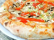 Donna Isabella Pizzeria food