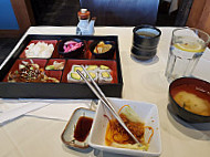 Ami Sushi food