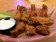 Wings N More food