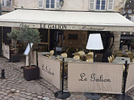 Le Galion outside