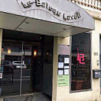 Le Bateau Lavoir outside