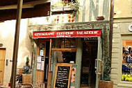 Restaurant Maxime outside