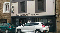 Les Embruns outside