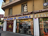 Le Sultan de Grenoble outside