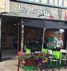 La Napolia Pizzeria outside