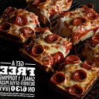 Jet's Pizza food