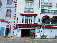 Brasserie Le Versailles inside