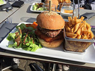 L'Eliandre Burger Bar food