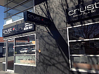 Crust Gourmet Pizza Bar outside