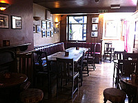 Red Lion inside