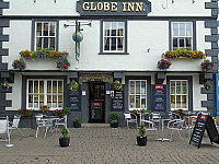 The Globe Inn outside