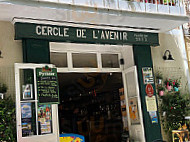 Cercle De L'avenir outside