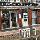 Le P'tit Matheysin outside