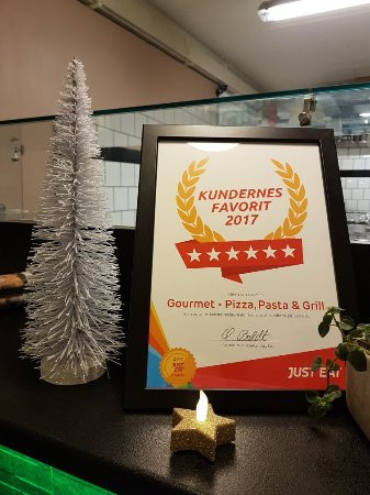 Gourmet Pizza Pasta Grill Udenfor