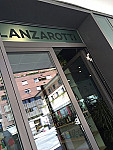 Lanzarotti Lunch outside