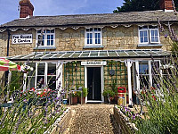 Laburnum Cottage Tea Room outside