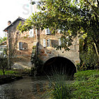 Le Moulin D'edmond outside